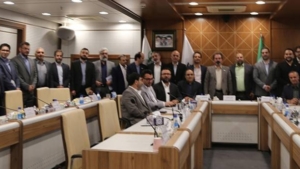 تأکید فولاد اکسین بر تقویت حمایت شبکه بانکی از پروژههای توسعهای صنایع