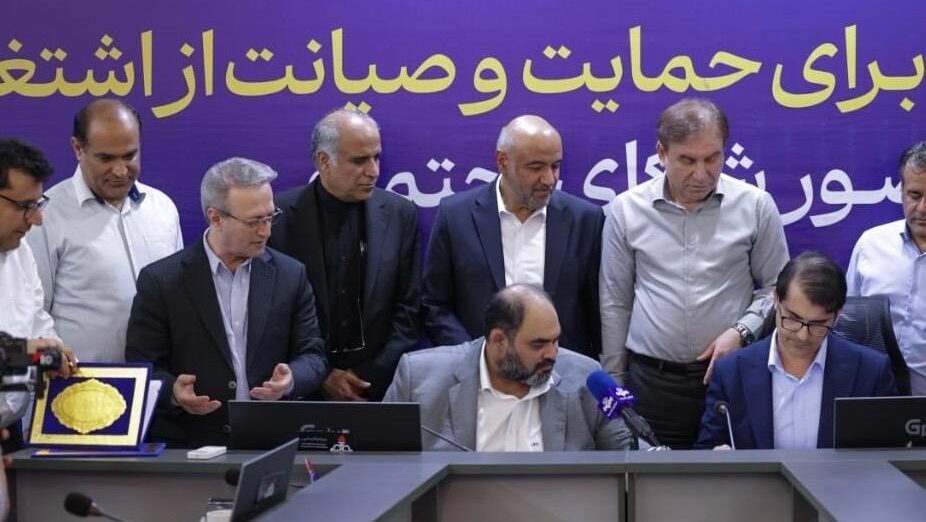 امضای چهار تفاهمنامه همکاری در سفر وزیر تعاون؛ گامی برای توسعه اشتغال و تقویت ظرفیتهای بومی استان بوشهر
